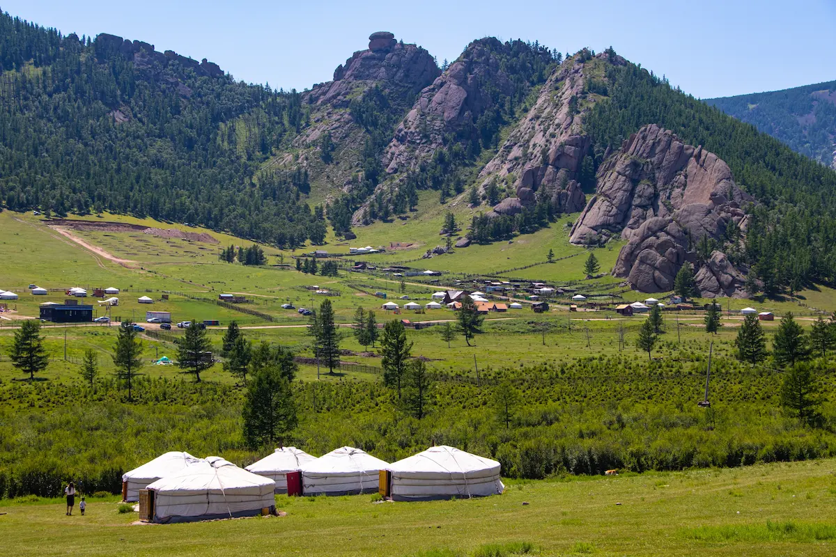 モンゴル旅行の見どころ3選｜大草原・ゲル宿泊・ゴビ砂漠