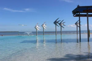 子連れ旅行に人気のケアンズ・エスプラネードラグーンの風景