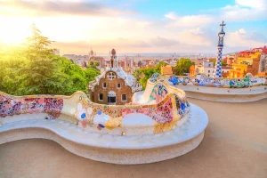 スペイン・バルセロナのグエル公園から街並みを望む風景