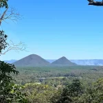 クイーンズランドの展望スポットから望む森と山々の雄大な景色